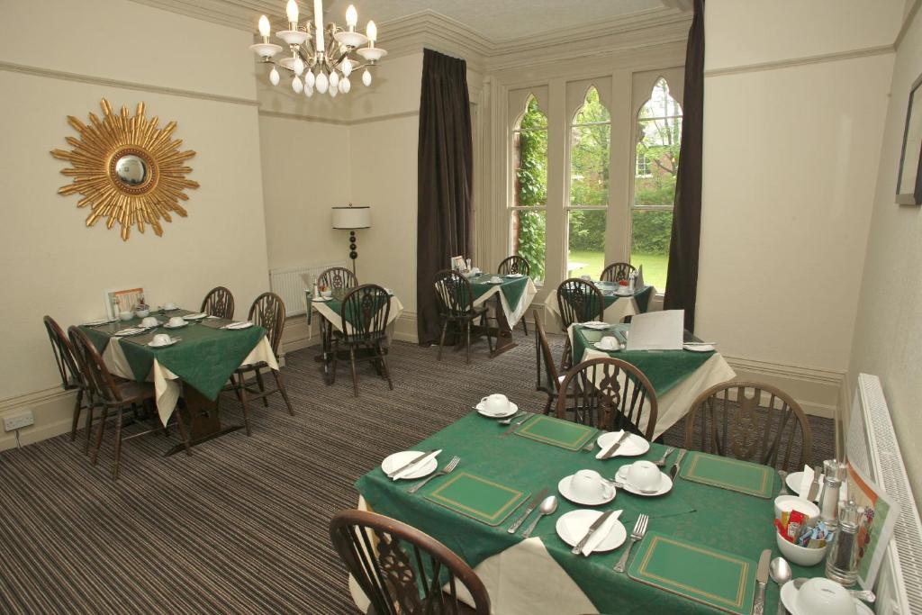 Cliff Lawn Hotel 利兹 外观 照片